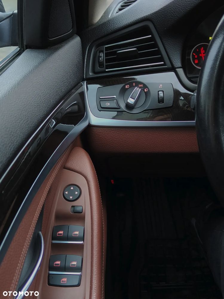 BMW Seria 5 520d - 13