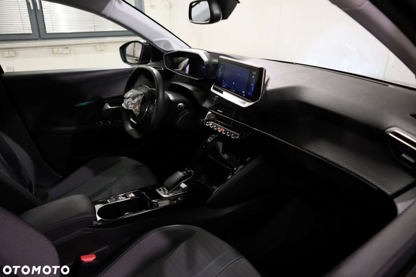 Peugeot 208 e-208 Allure - 31