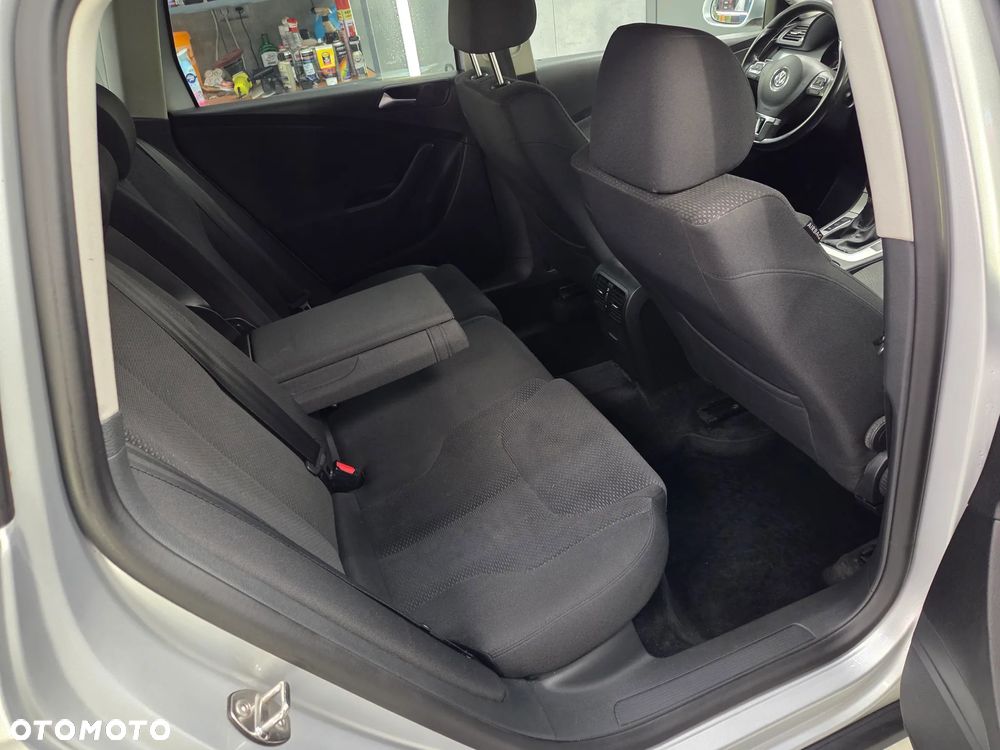 Volkswagen Passat Variant 2.0 TDI BlueMotion Technology DPF Comfortline - 9