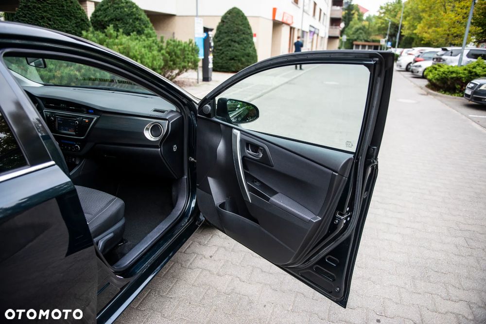 Toyota Auris 1.6 Valvematic Executive - 23