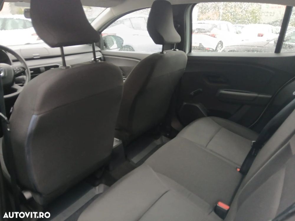 Dacia Logan TCe 90 Essential - 9