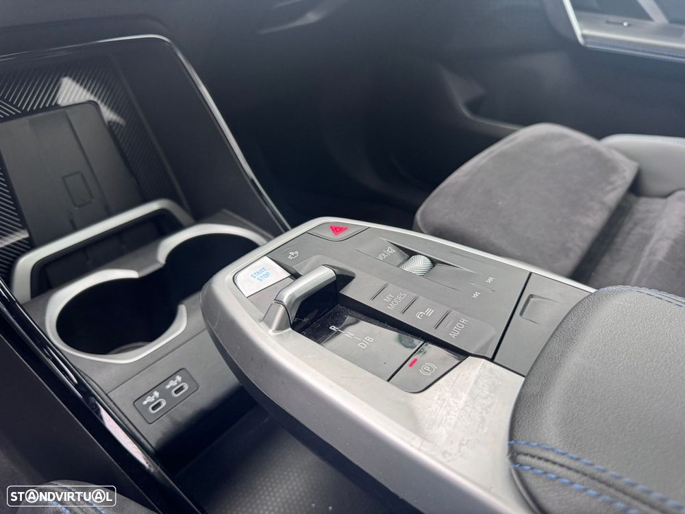 BMW iX1 xDrive30 M Sport Pack - 16