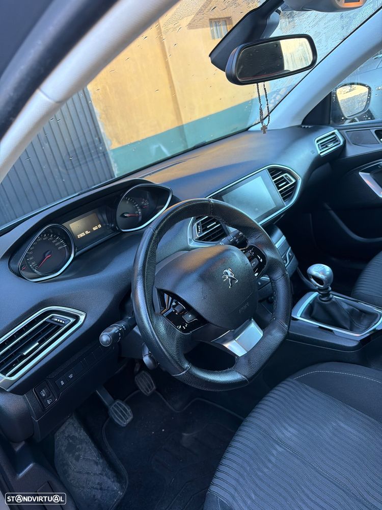 Peugeot 308 SW BlueHDi 120 Stop & Start Business-Line - 4