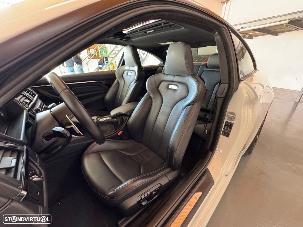 BMW M4 Auto - 11