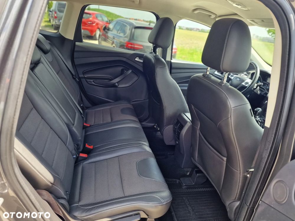 Ford Kuga 2.0 TDCi 4x4 Titanium - 24