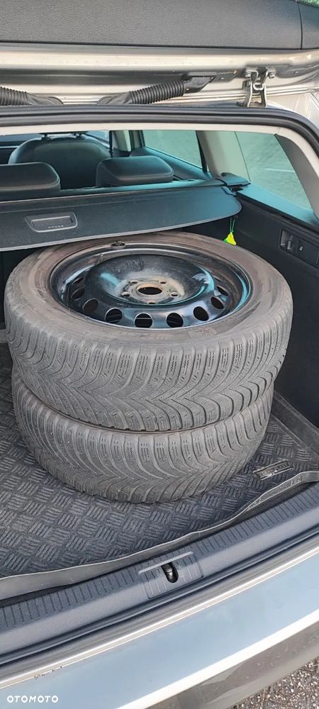 Volkswagen Golf Variant ver-vi-2-0-tdi-highline - 18