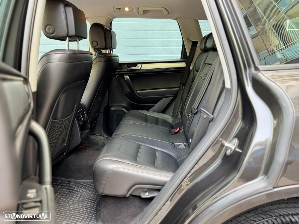 VW Touareg 3.0 V6 TDI Blue Motion DPF Auto Exclusive - 14