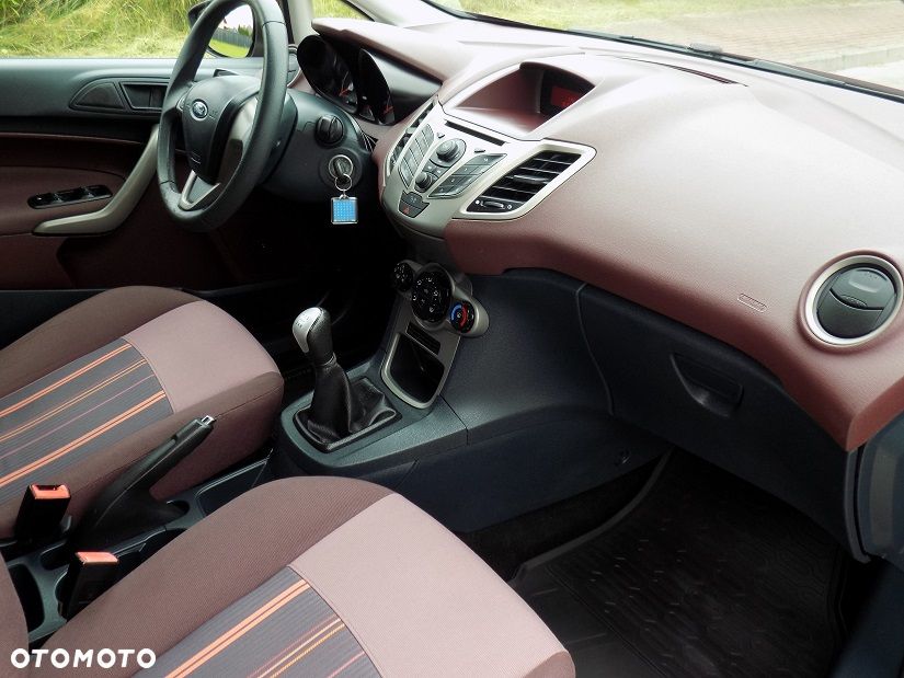 Ford Fiesta 1.4 Champions Edition - 27