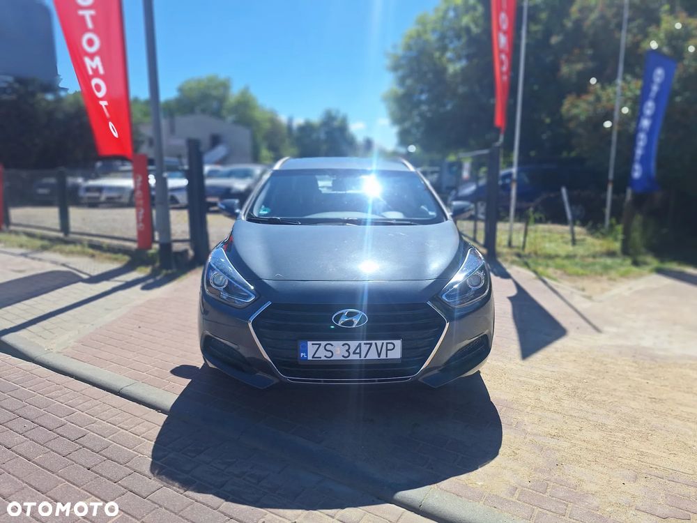 Hyundai i40 Kombi blue 1.6 Trend - 5