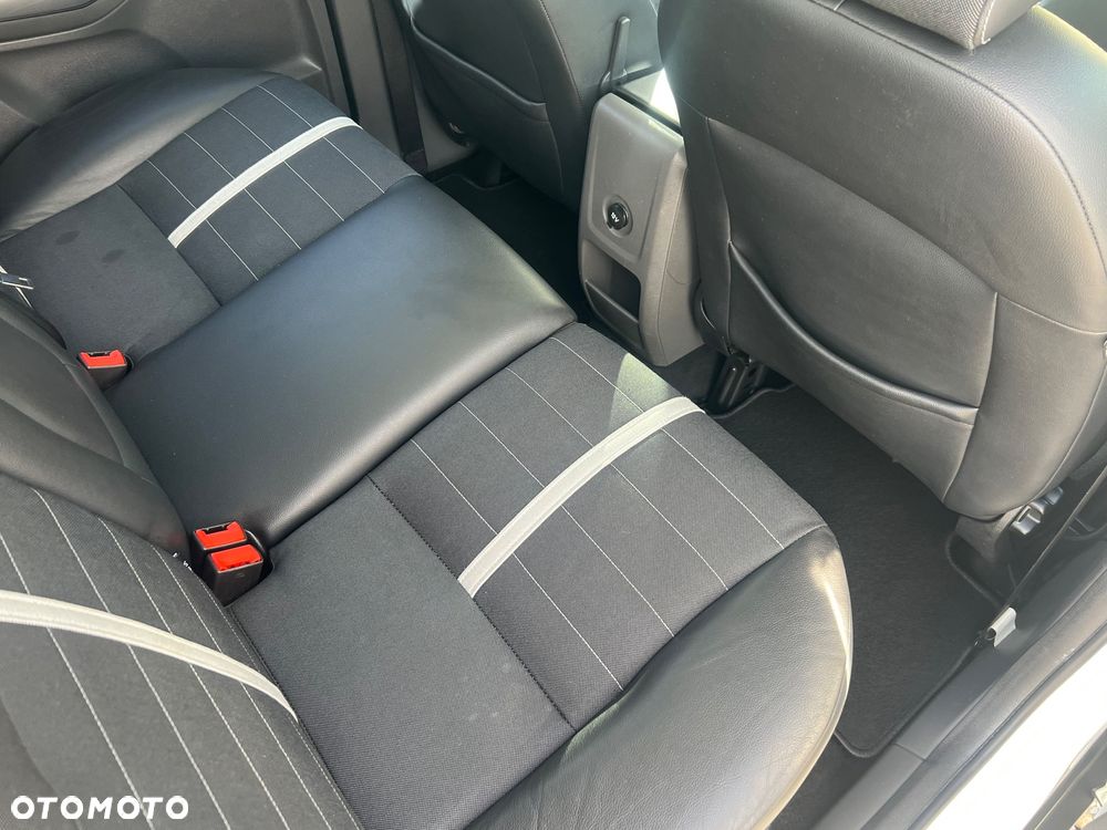 Ford Kuga - 26