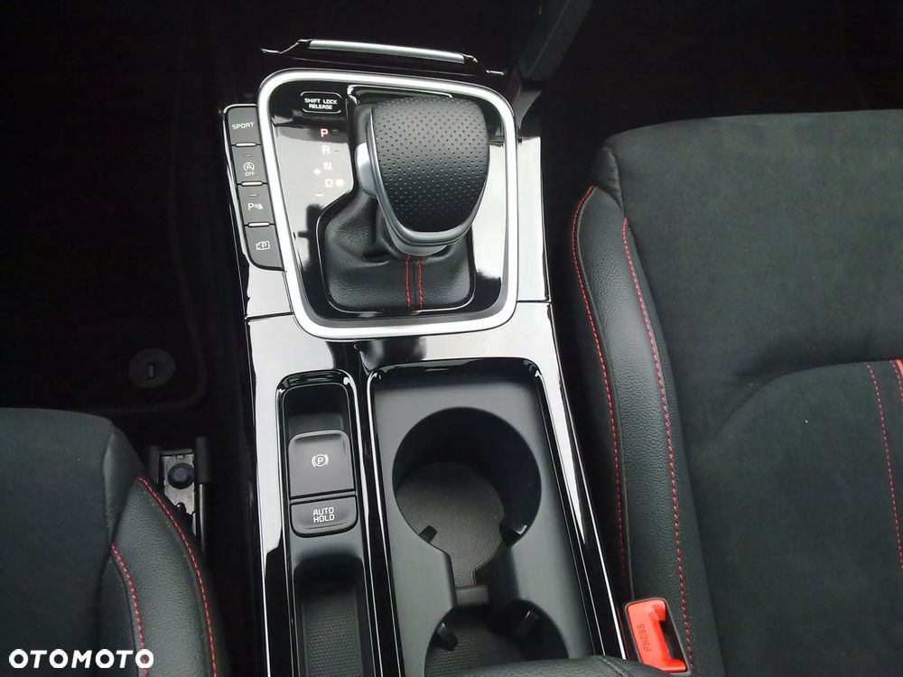 Kia ProCeed 1.6 T-GDI GT DCT - 34