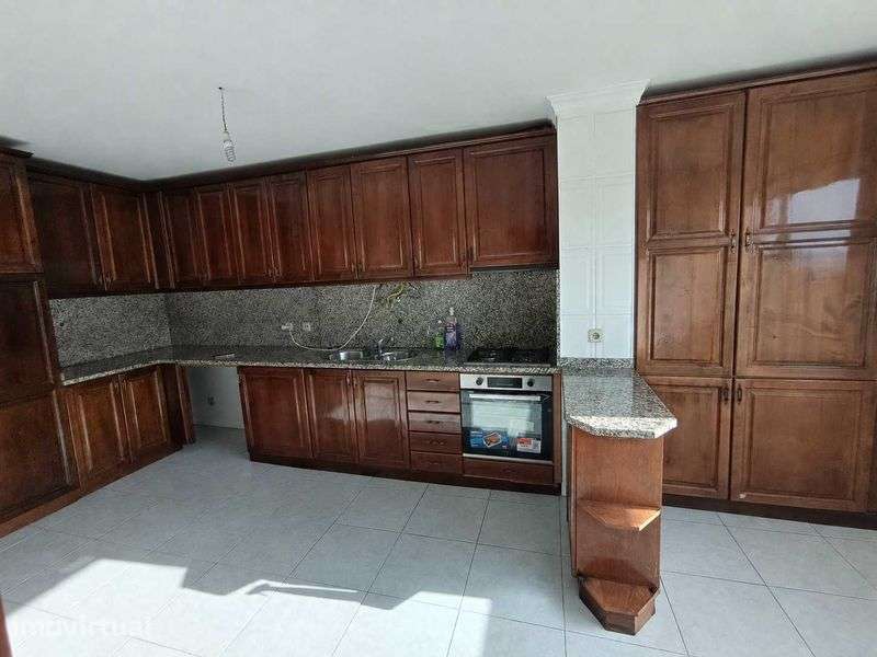 T3 Espaçoso com Garagem em Ferreiros Braga - Grande imagem: 4/9