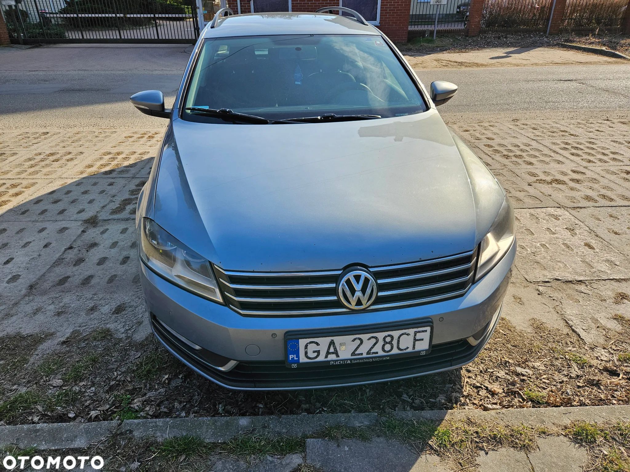 Volkswagen Passat - 1