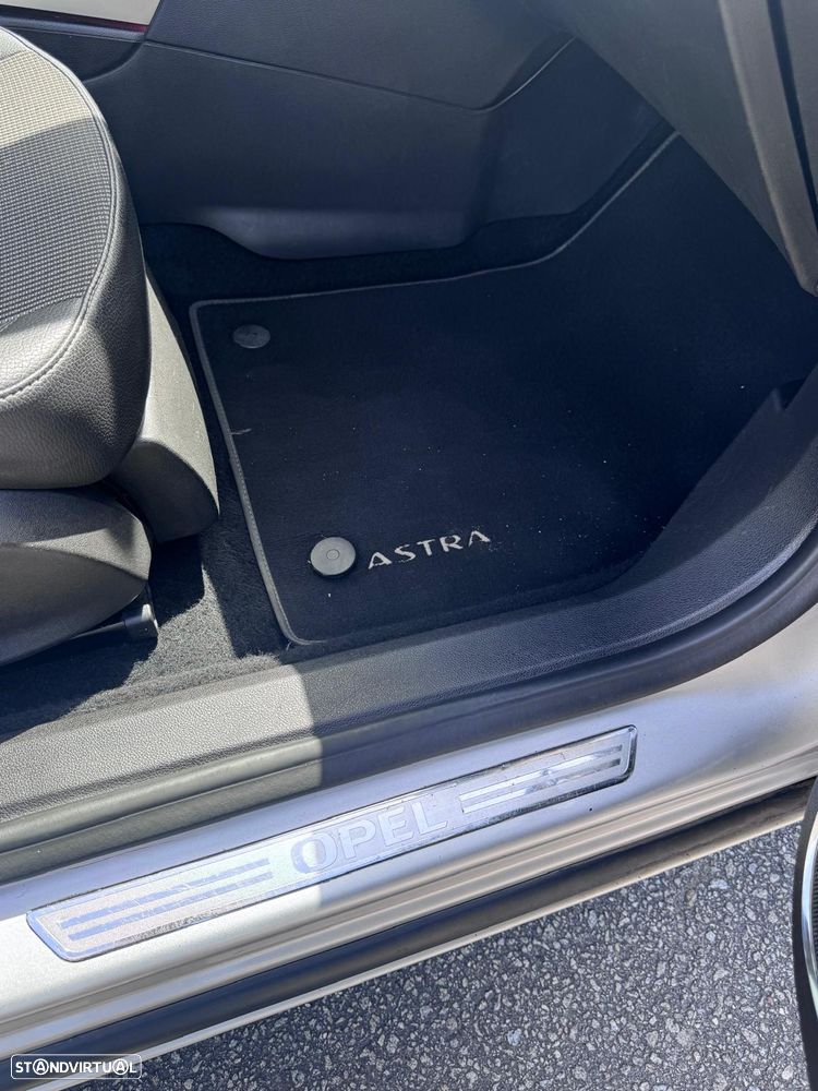 Opel Astra 1.7 CDTI Cosmo - 11