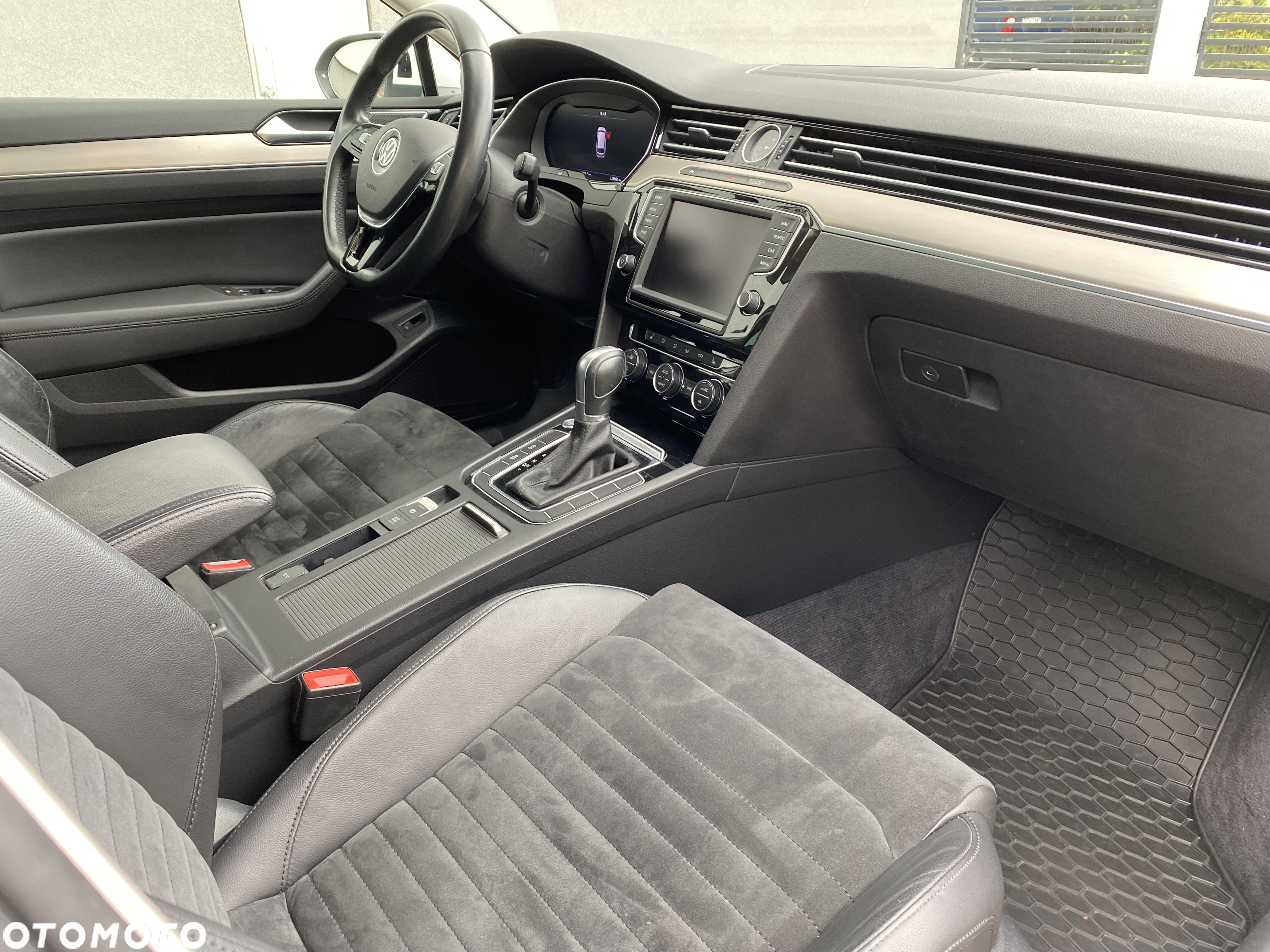 Volkswagen Passat Variant 1.8 TSI (BlueMotion Technology) DSG Highline - 9