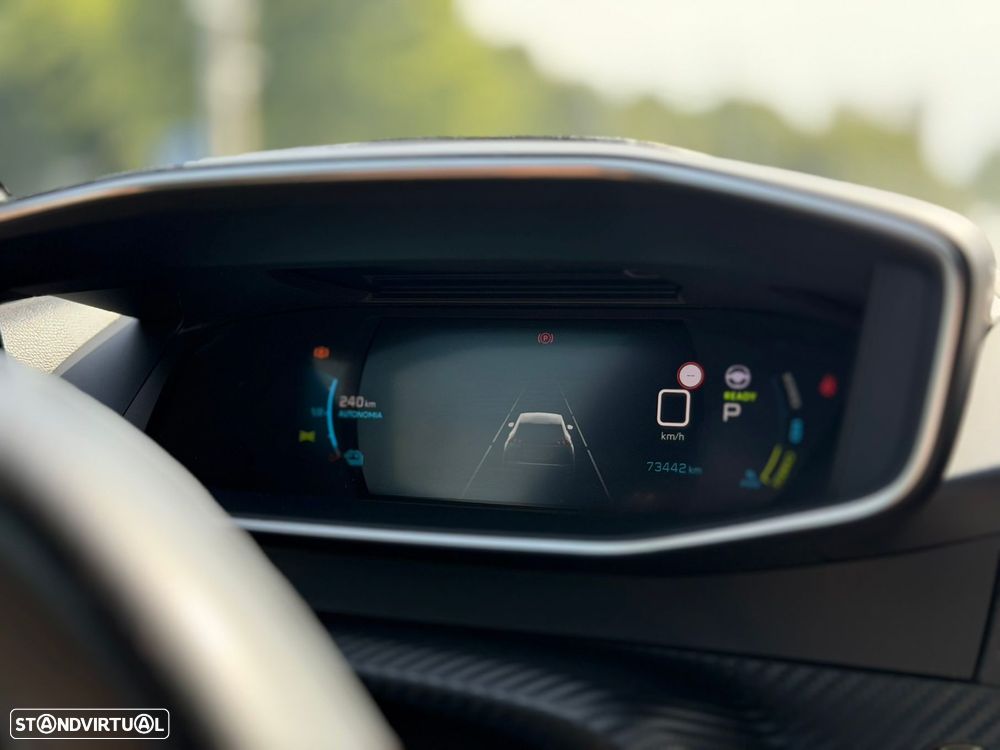 Peugeot e-2008 50 kWh GT - 31