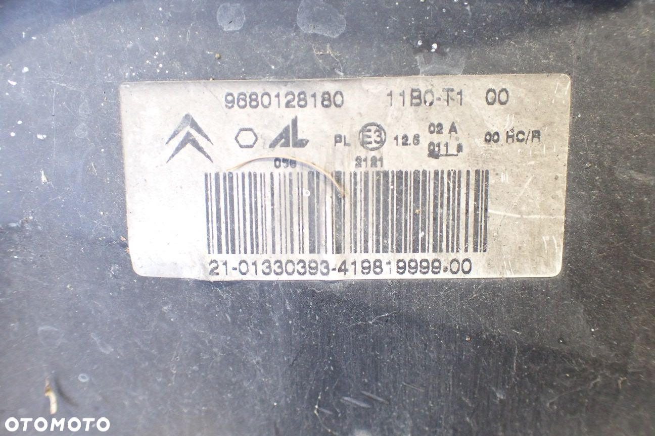 LAMPA PRAWA PRZEDNIA CITROEN C2 1.4 9680128180 - 5