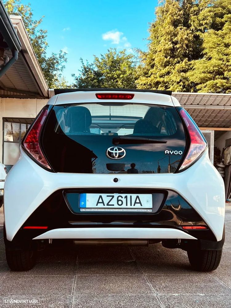 Toyota Aygo x-play Edition-S - 2