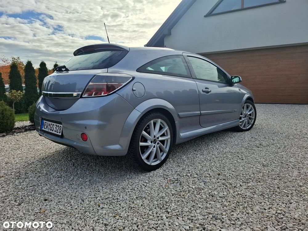 Opel Astra GTC 1.8 Cosmo - 11