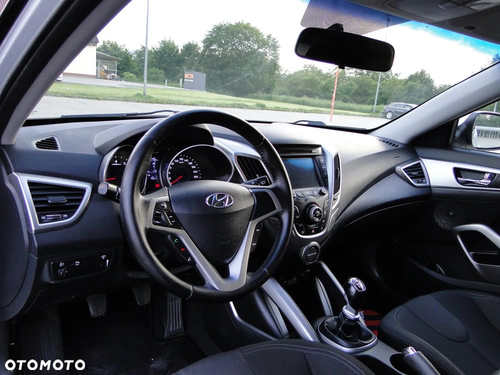 Hyundai Veloster 1.6 Premium - 16