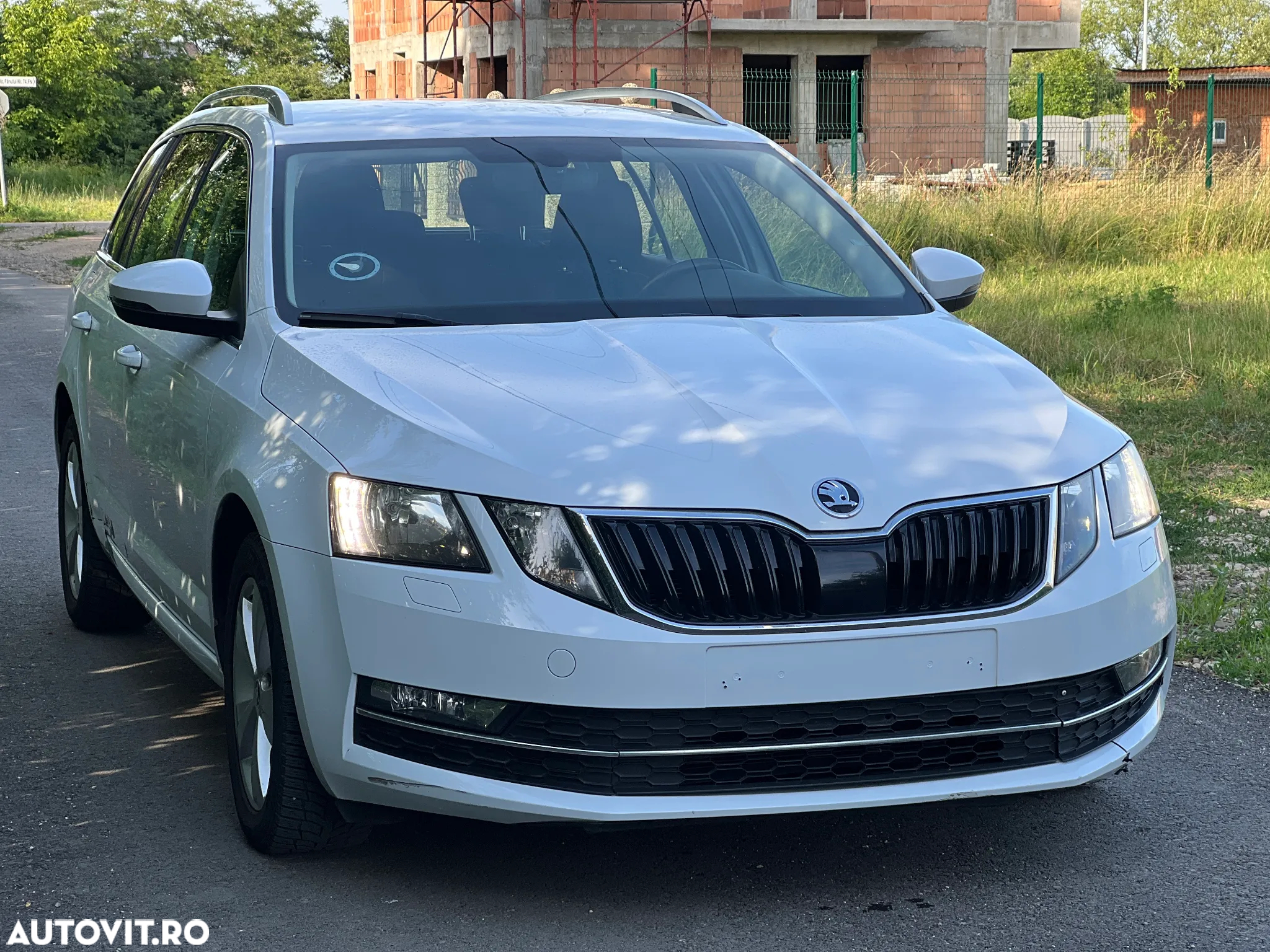 Skoda Octavia Combi Diesel 1.6 TDI DSG Style - 2