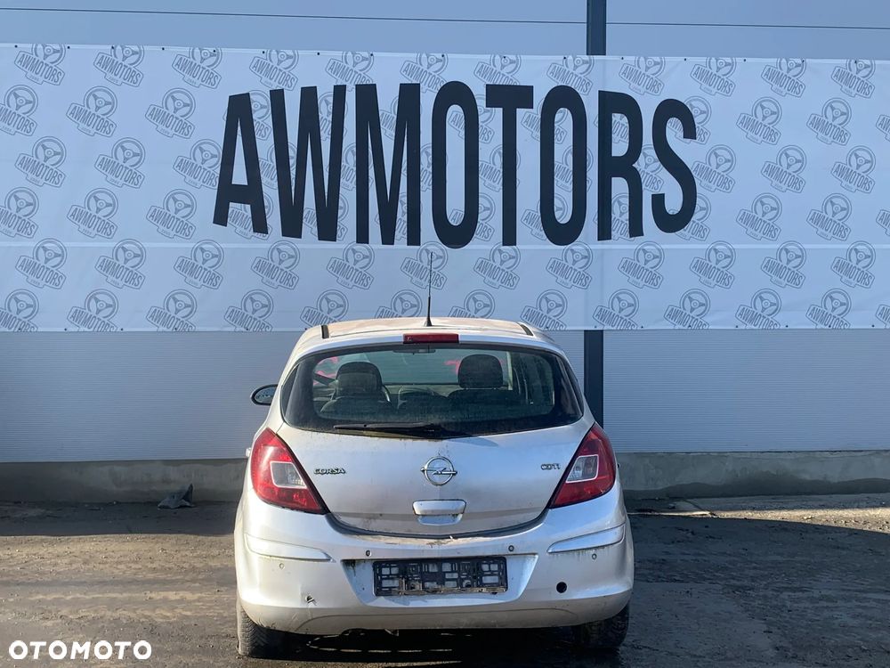 OPEL CORSA 2006 *SAMOCHÓD NA CZĘŚCI* 3852 MASKA, LAMPA, DRZWI, LUSTERKO, ZDERZAK, GRILL, BŁOTNIK, KLAPA, BELKA, DESKA, FOTELE, KANAPA, ĆWIARTKA KIEROWNICA, TARCZE, ZACISKI, ZAWIESZENIE, KOMPLETNY PRZÓD, KOMPLETNY TYŁ, LICZNIK, ZEGARY, PRAWE LEWE PRZÓD TYŁ - 4