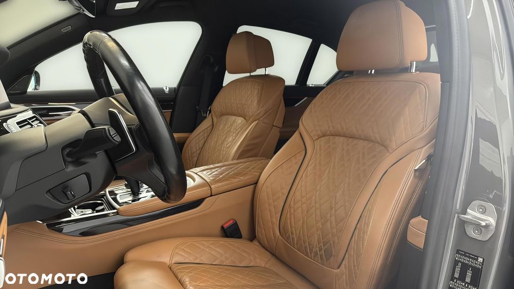 BMW Seria 7 730d xDrive mHEV sport - 12