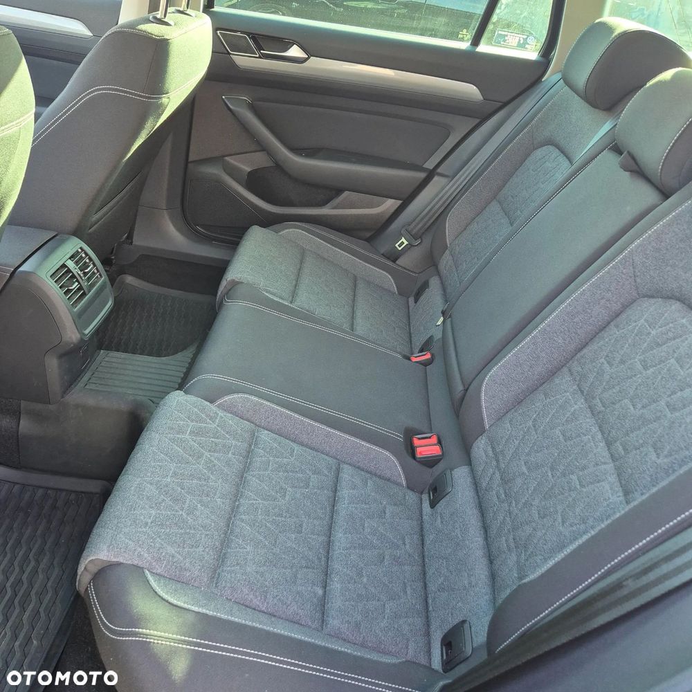 Volkswagen Passat 2.0 TDI EVO Business DSG - 9
