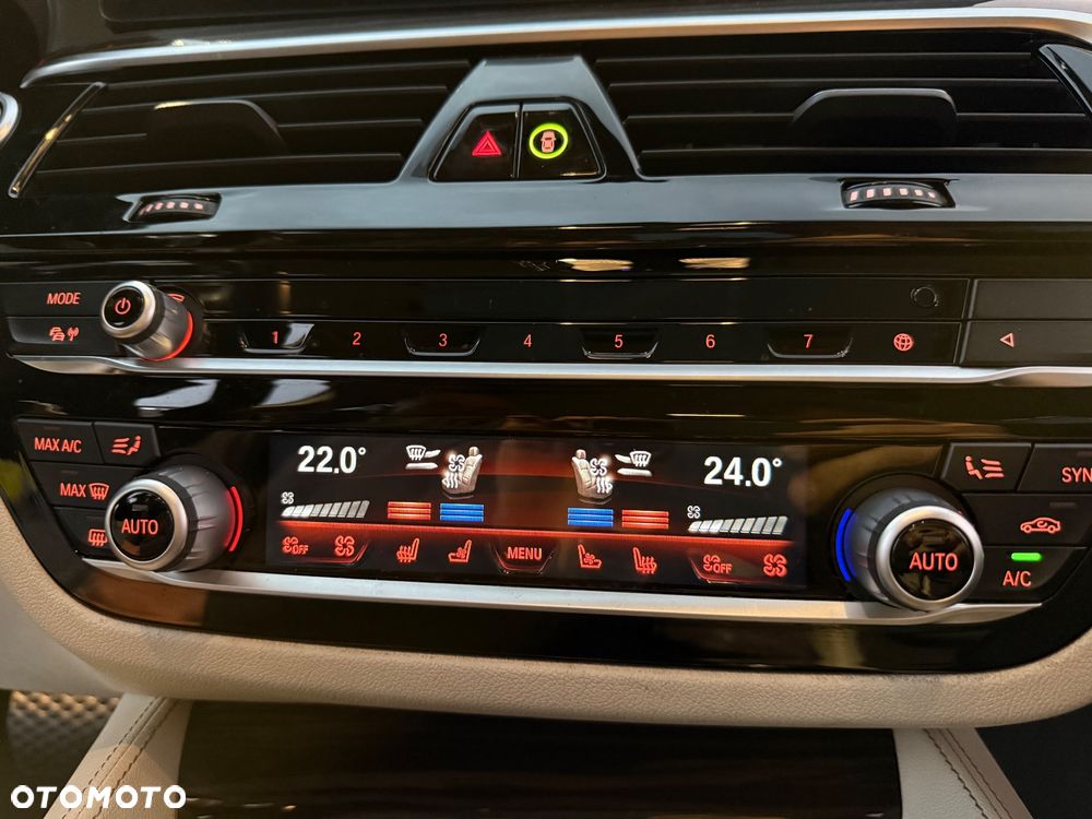 BMW Seria 5 530e Luxury Line - 28