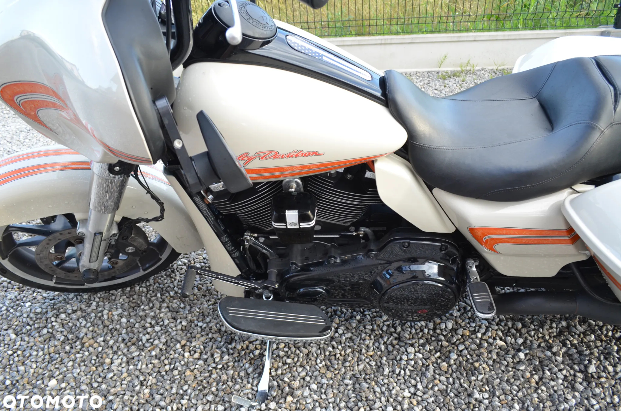 Harley-Davidson Touring Street Glide - 14