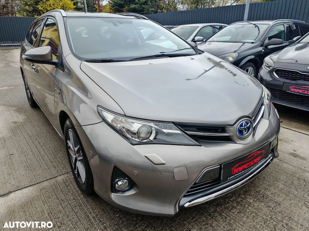 Toyota Auris 1.8 L VVT-i Hybrid Sol - 2