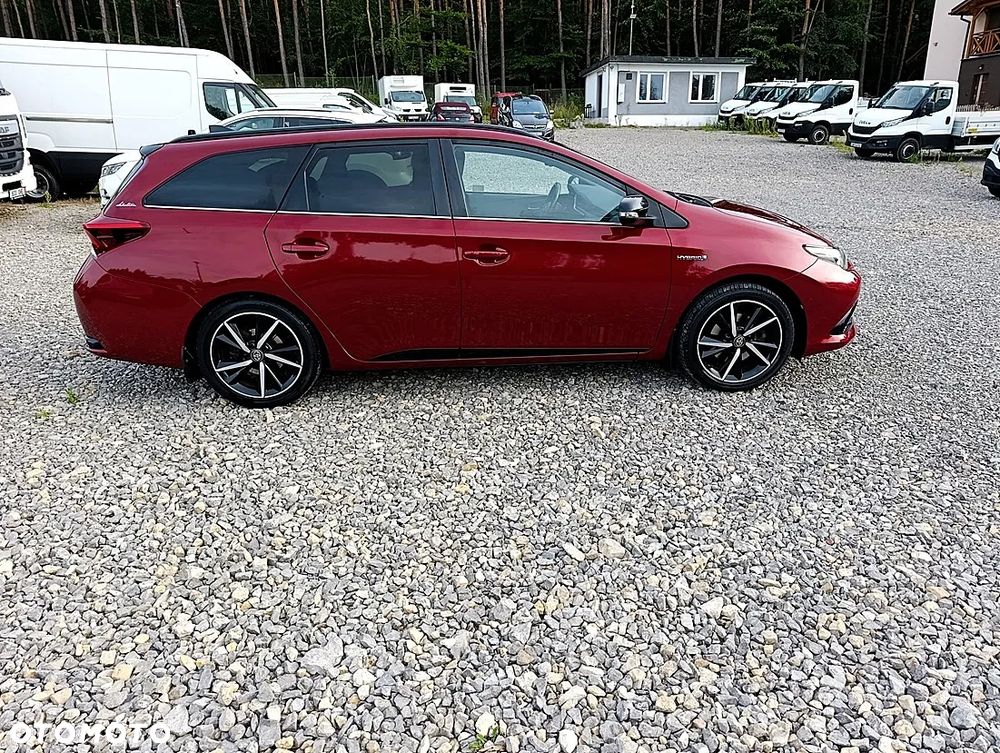 Toyota Auris Hybrid 135 Selection - 14