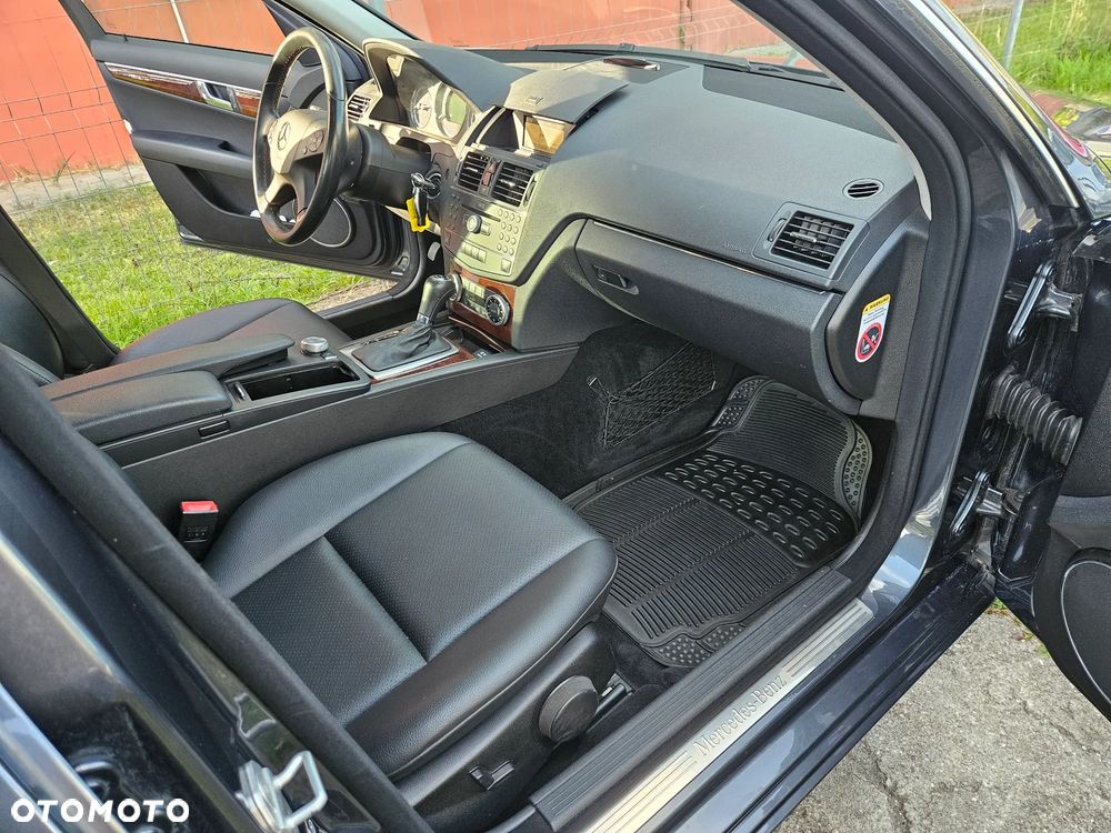Mercedes-Benz Klasa C 180 Kompressor Automatik BlueEFFICIENCY - 19