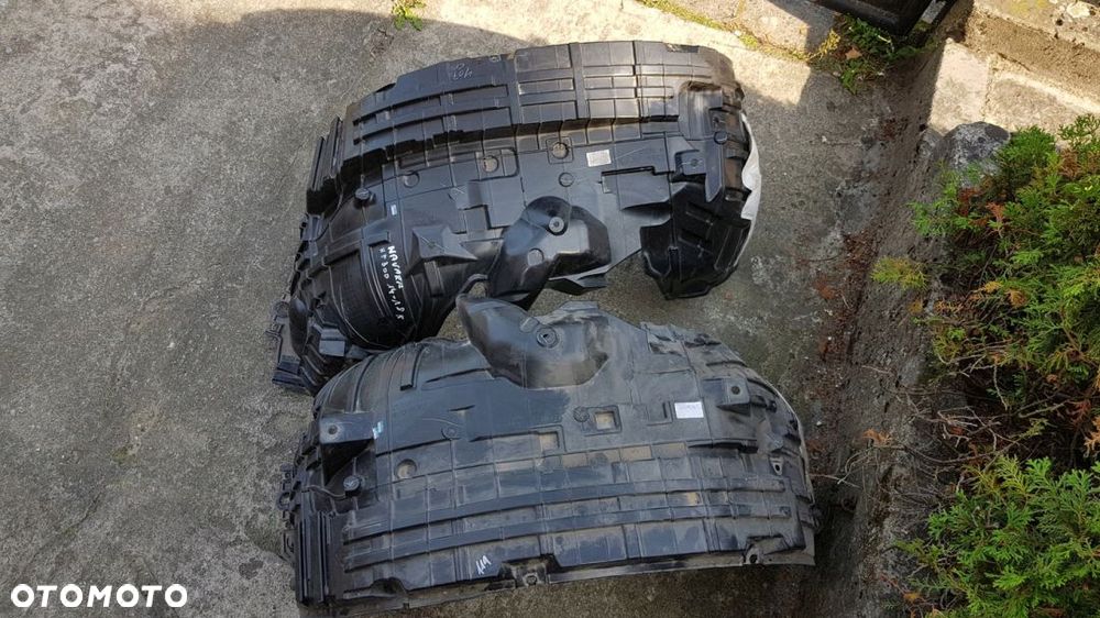 Nissan Navara NP300 14-18 Nadkole R Przód - 2