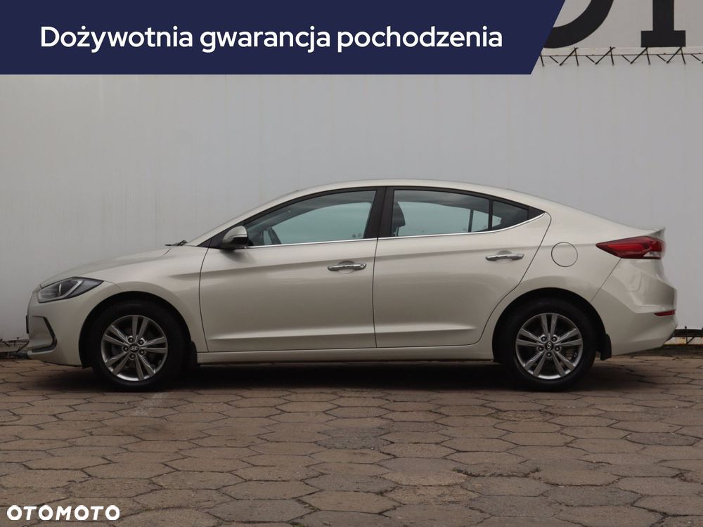Hyundai Elantra - 4
