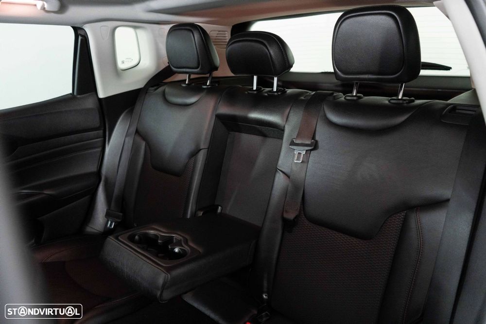 Jeep Compass 1.3 TG Trailhawk - 11