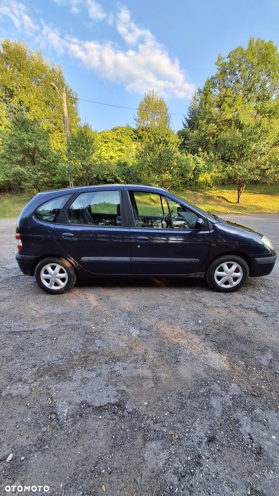 Renault Scenic 1.6 16V Family - 2