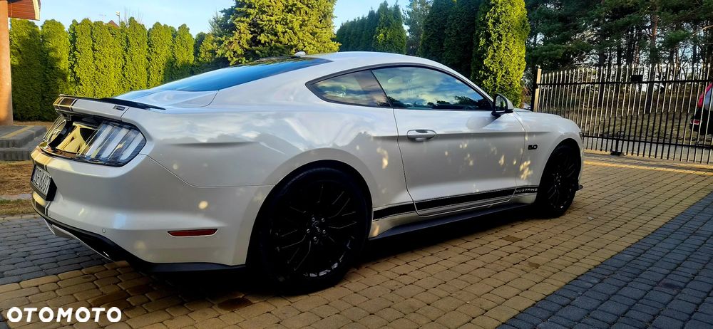 Ford Mustang 5.0 V8 GT - 10
