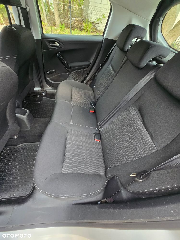 Peugeot 208 1.2 PureTech Style - 8