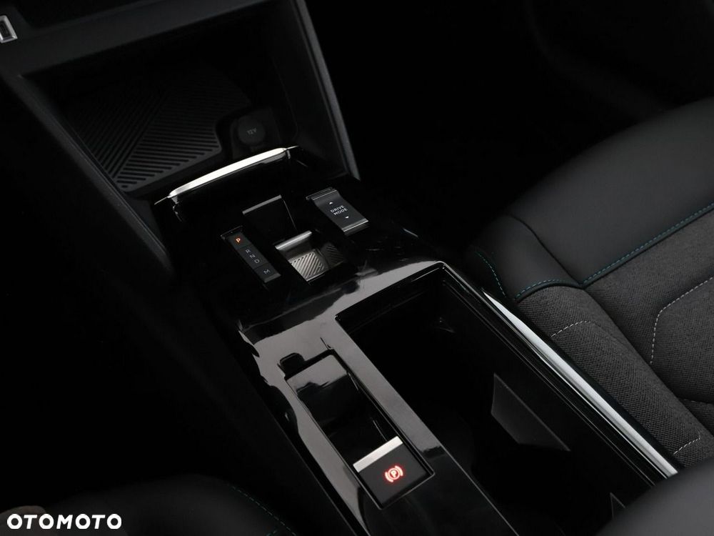 Citroën C4 PureTech 130 Stop&Start EAT8 FEEL PACK - 29