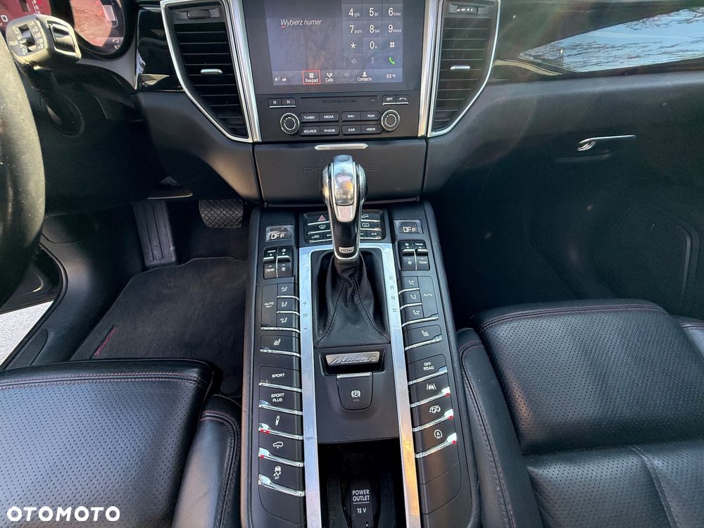 Porsche Macan GTS PDK - 27
