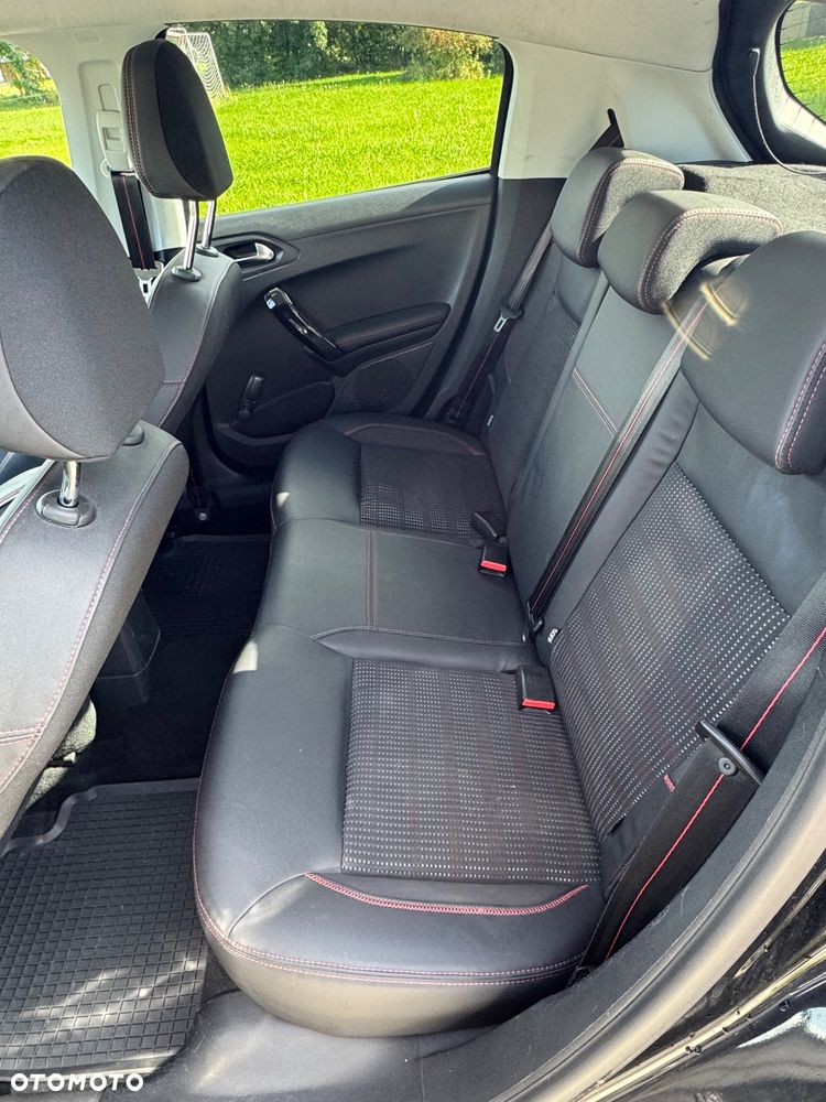 Peugeot 208 PureTech 110 Stop & Start Allure - 17