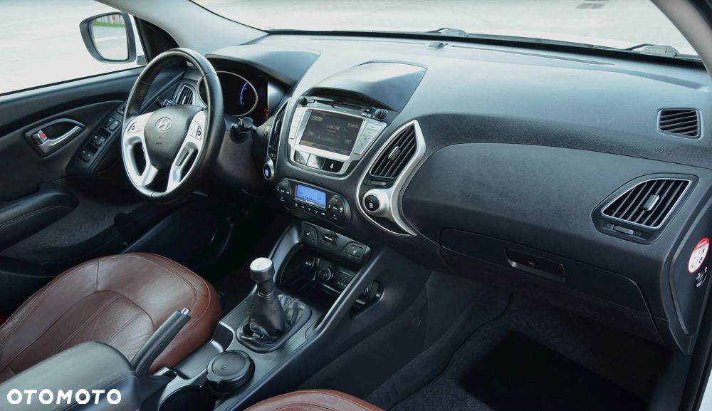 Hyundai ix35 2.0 Premium 2WD - 24