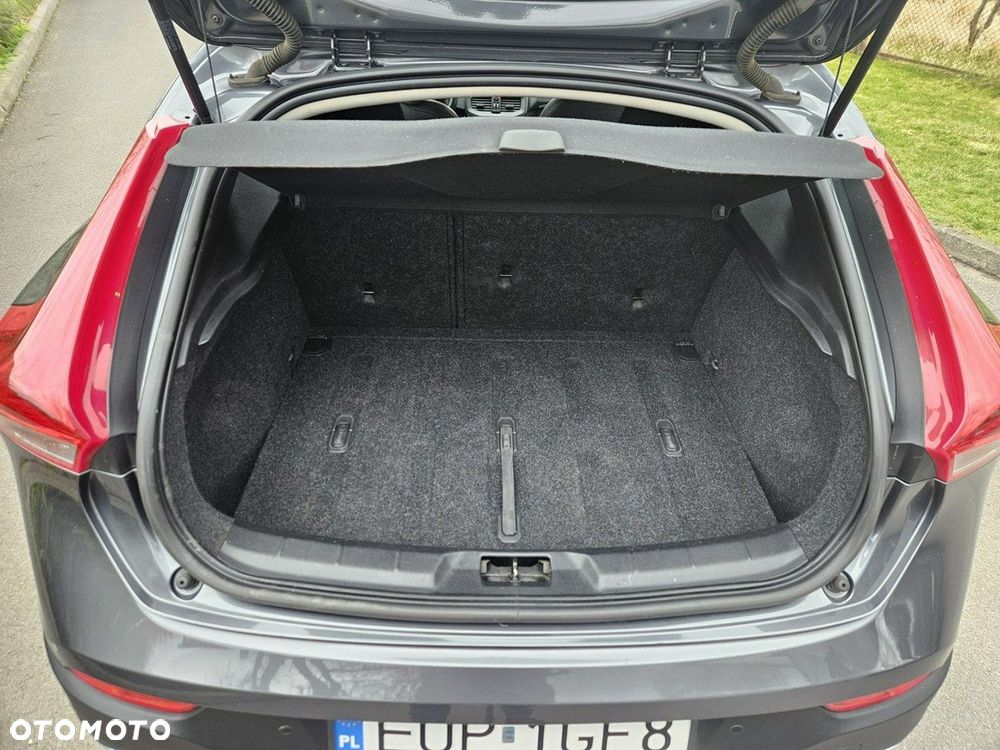 Volvo V40 Cross Country - 29