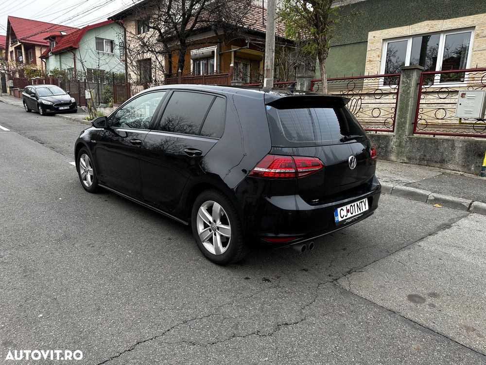 Volkswagen Golf - 3