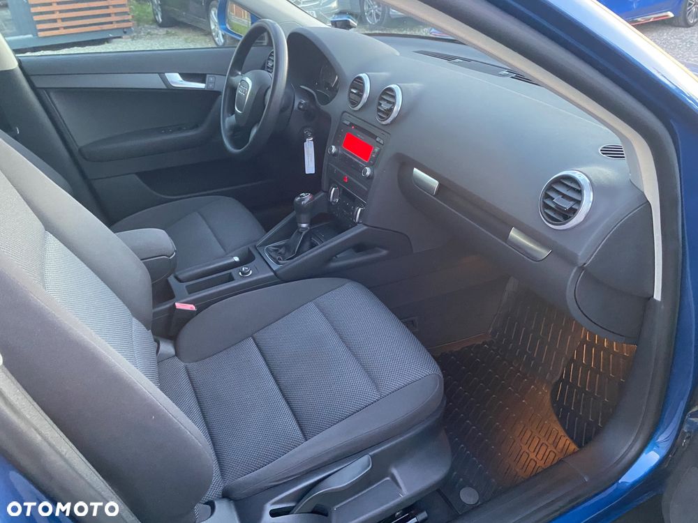 Audi A3 Sportback 1.6 Attraction - 24
