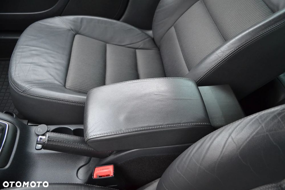 Skoda Octavia 2.0 TDI Elegance DSG - 25