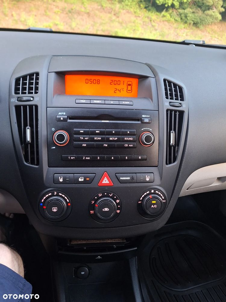 Kia Ceed 1.4 CVVT Attract - 8