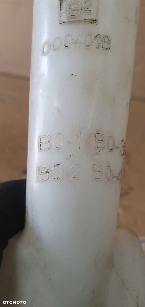 Zbiorniczek spryskiwaczy pompki Toyota Aygo - 6