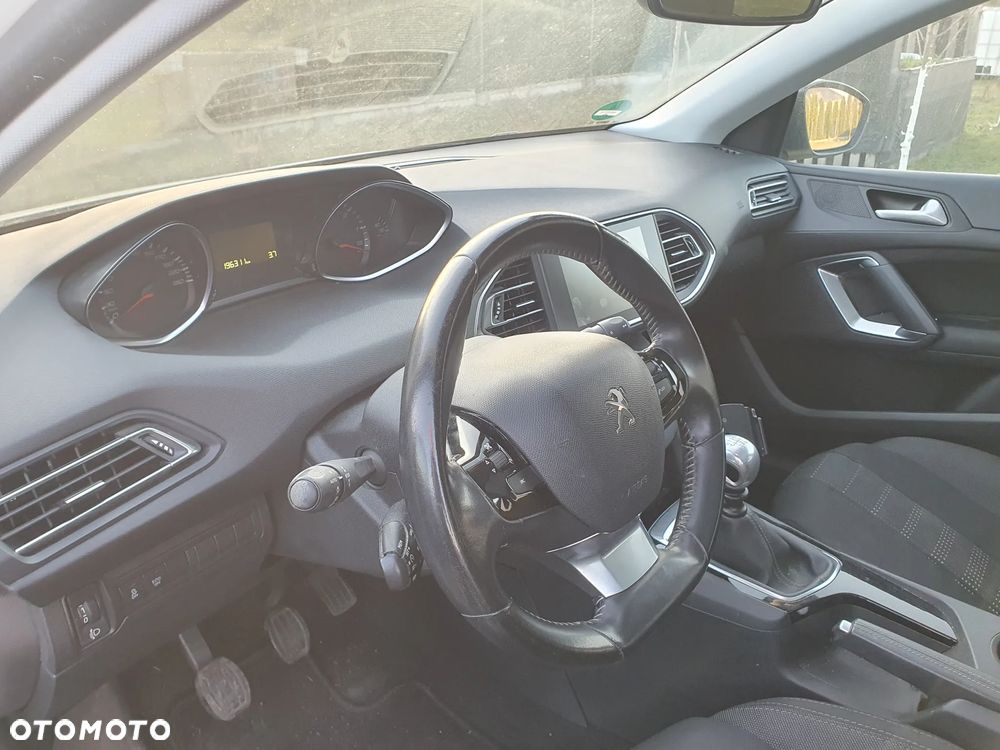 Volkswagen Passat 1.6 TDI BMT Trendline - 5